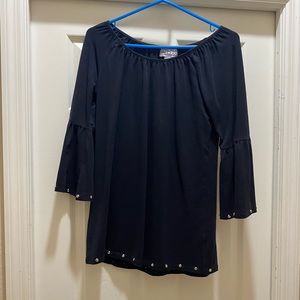 Bell sleeve blouse 🖤